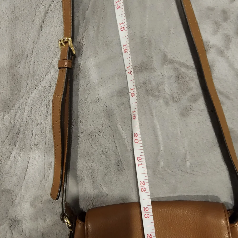 MICHAEL KORS Small Crossbody Bag / Tan Leather - Picture 15 of 16